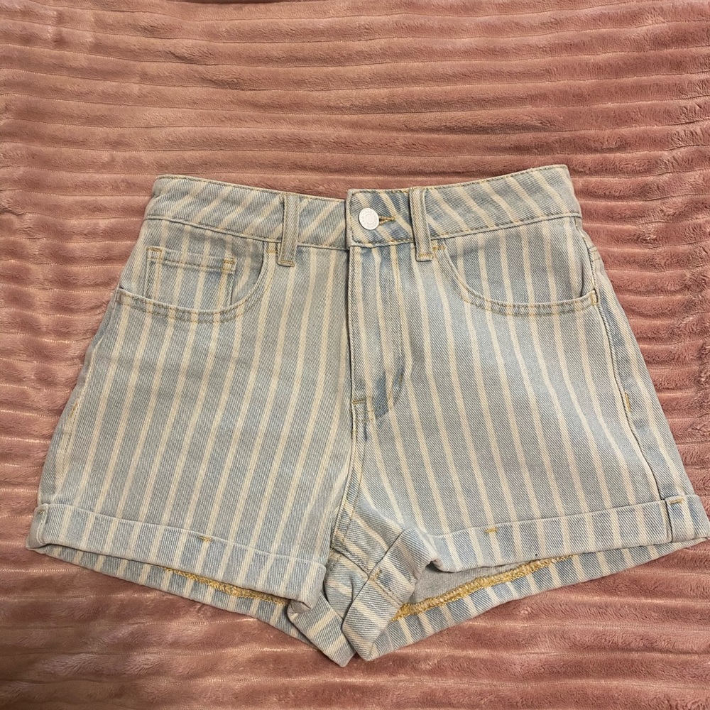 PacSun Mom shorts size 23